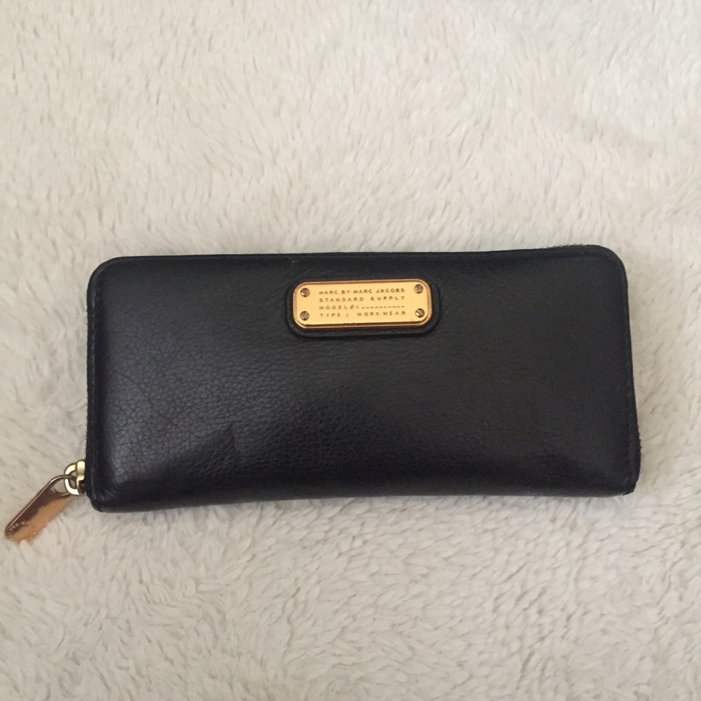 Marc by Marc Jacobs Slim Zip Around Wallet